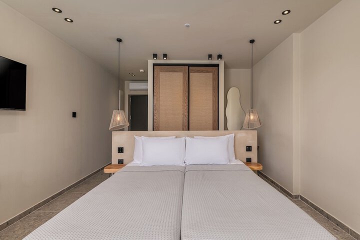 Room 11 of 81
