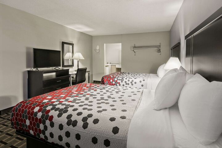 2 Double Beds (2 of 11)