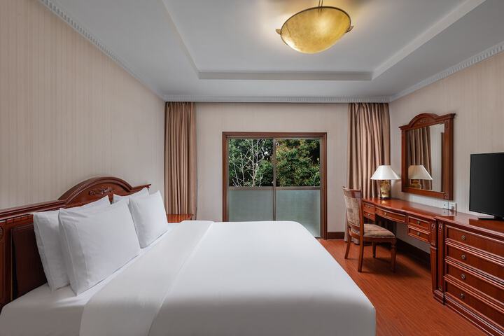 Room 15 of 170