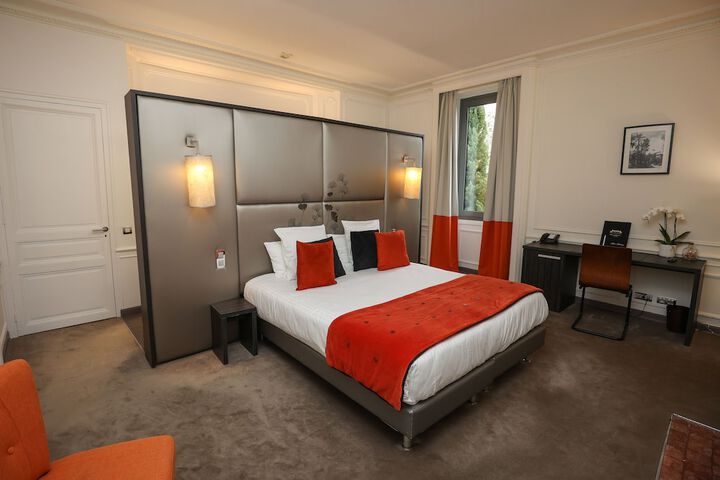 Room 32 of 86