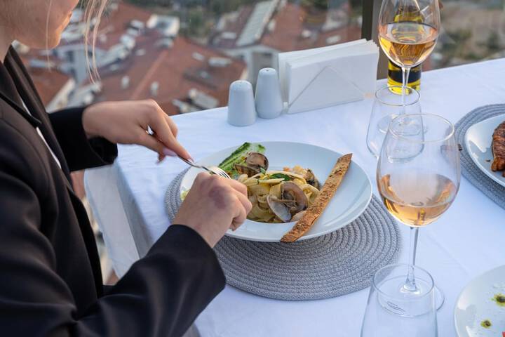 Dining 94 of 128