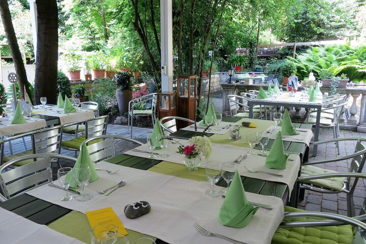 Dining 61 of 72