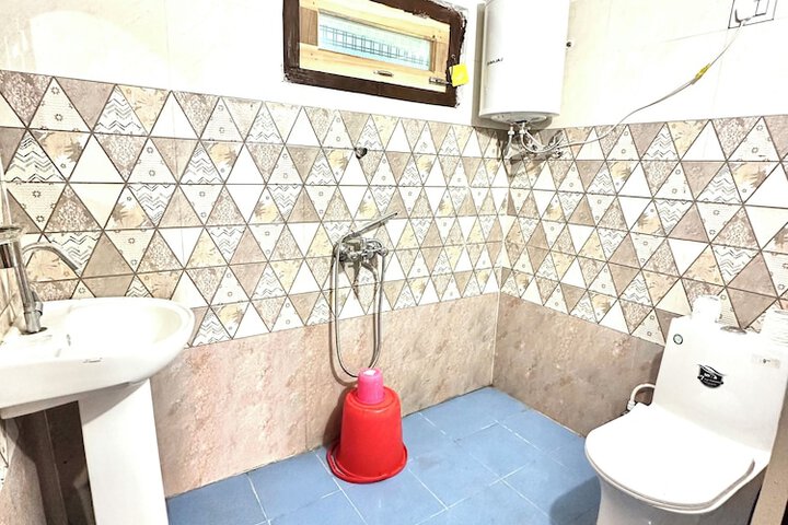Room 11 of 20