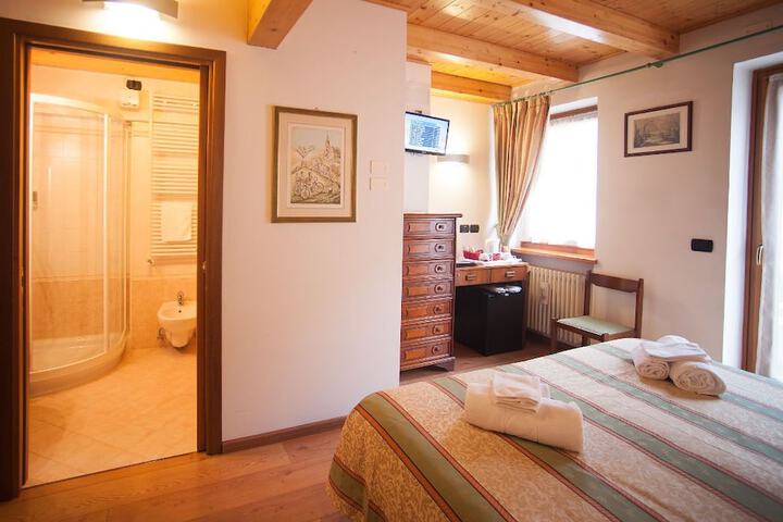 Room 5 of 35