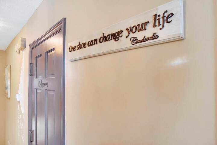 Ballroom/Hall 38 of 42