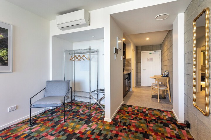 Room 33 of 111