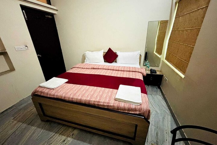 Room 18 of 60