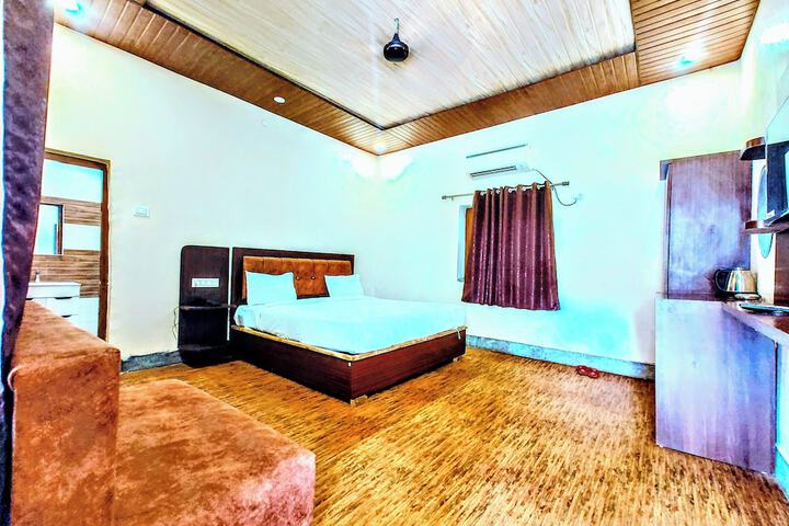 Room 10 of 44