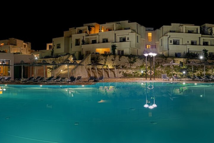 Pool 52 of 81