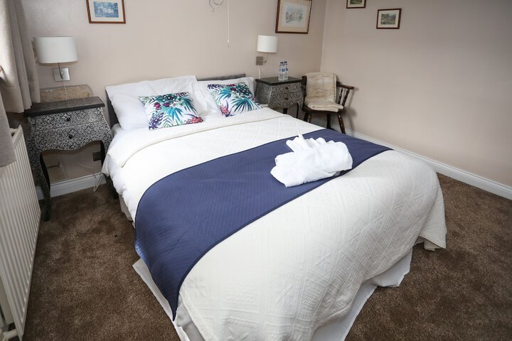 Room 2 of 25