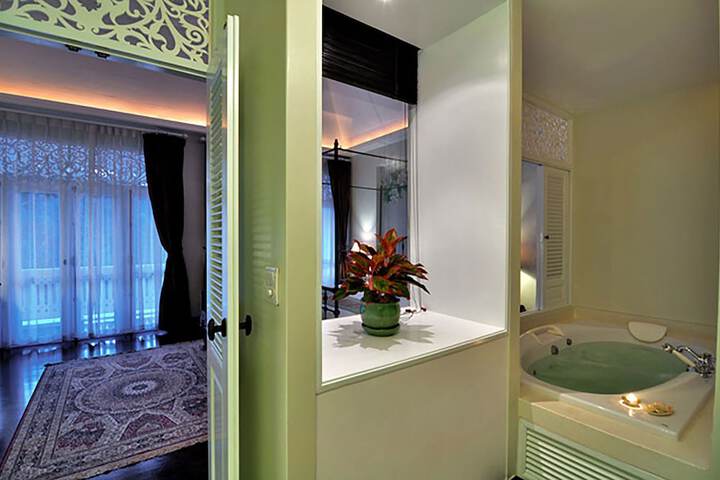 Room 32 of 72