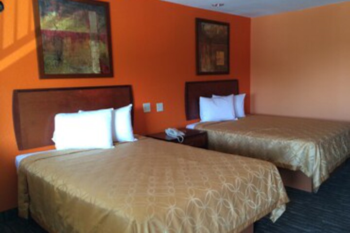Room 9 of 12