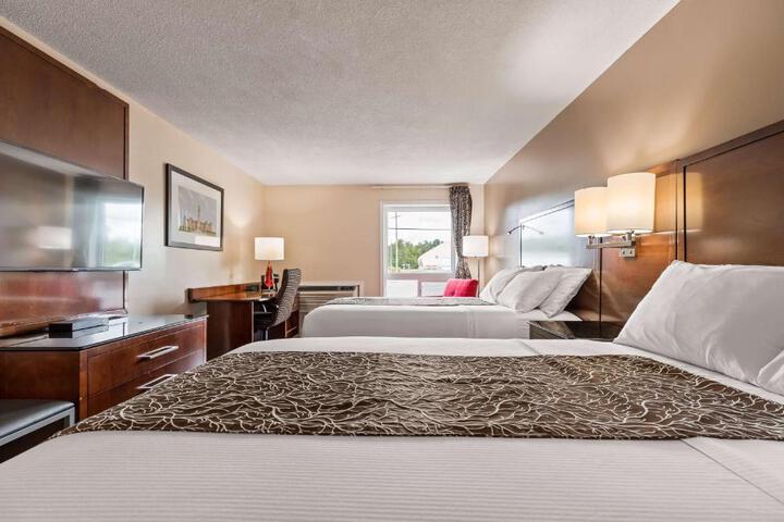 2 Double Beds (4 of 12)