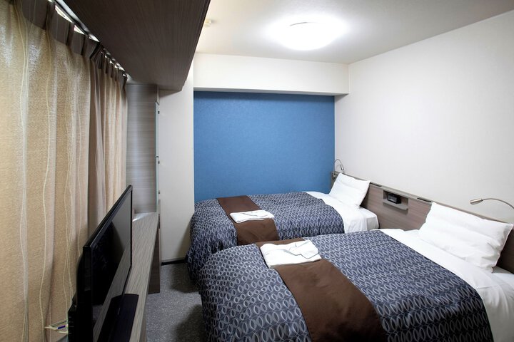 Room 13 of 51