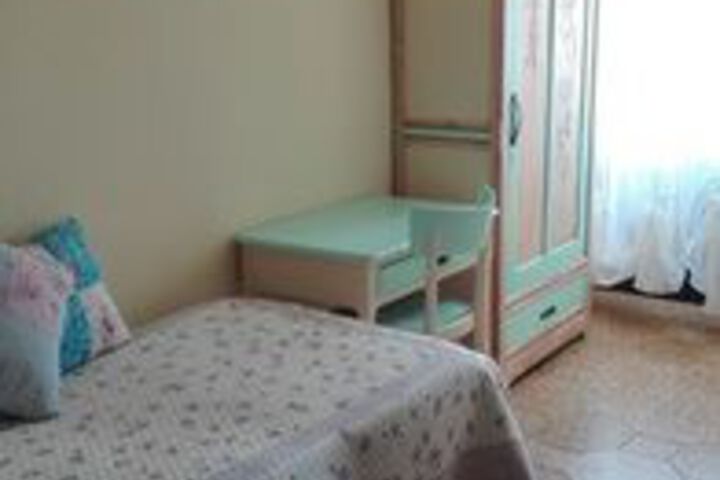 Room 34 of 62