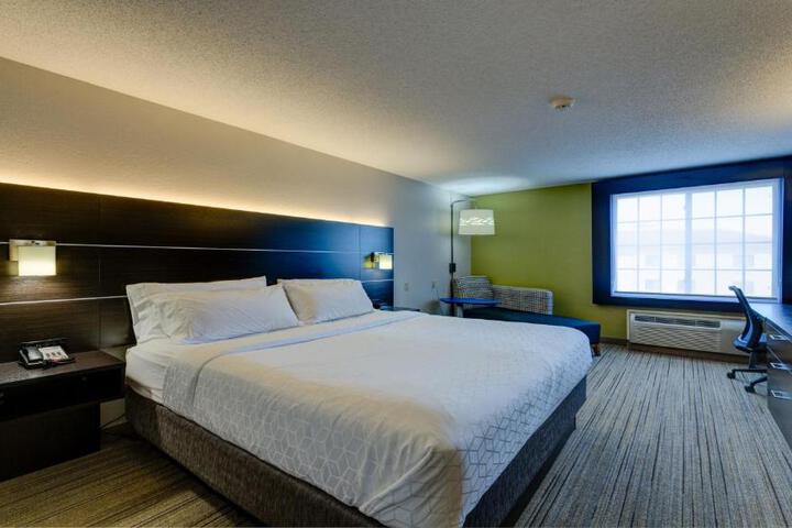 Standard 2 Double Beds Accessible (6 of 8)