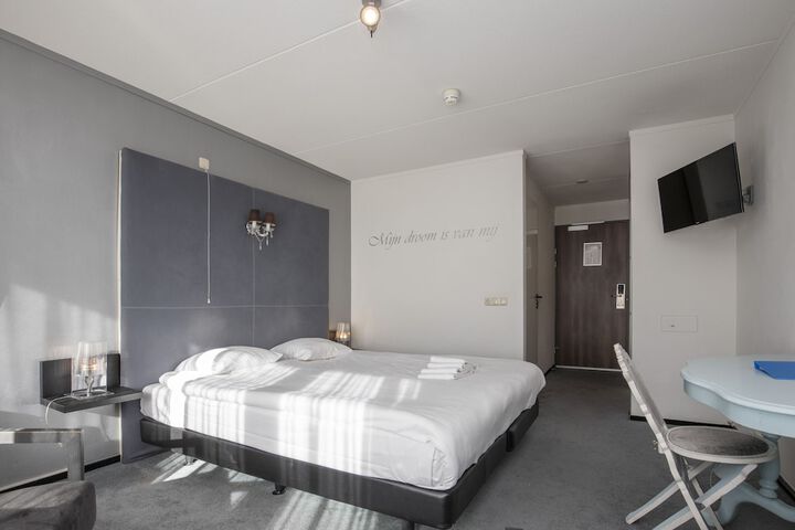 Room 16 of 31