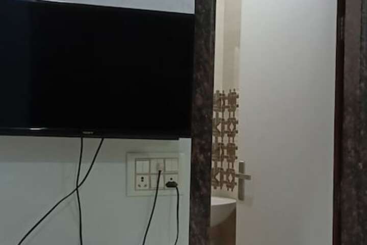 Room 22 of 37