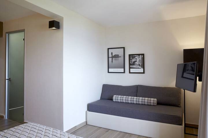 Room 40 of 180