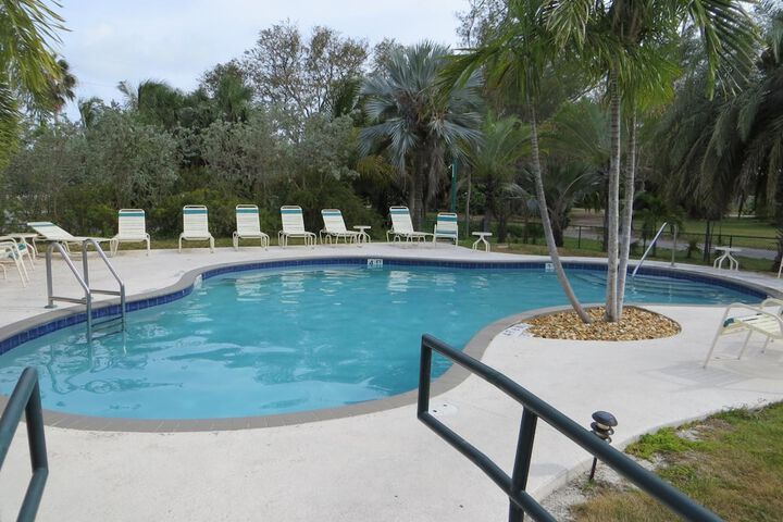 Pool 22 of 40