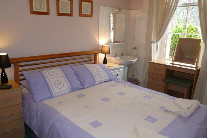 Room 8 of 35
