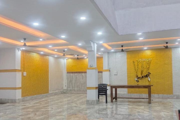 Ballroom/Hall 53 of 69