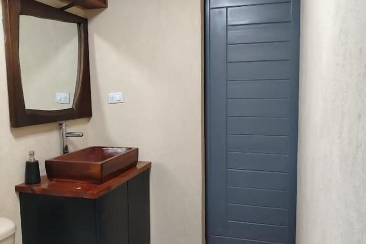 Room 3 of 6