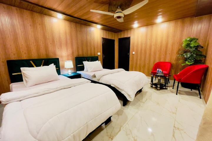 Room 18 of 43