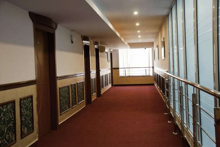 Ballroom/Hall 25 of 28