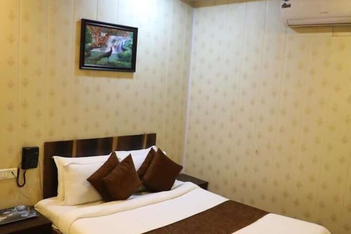 Room 12 of 42