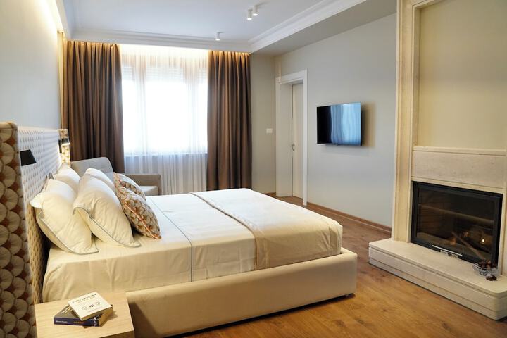 Room 7 of 27