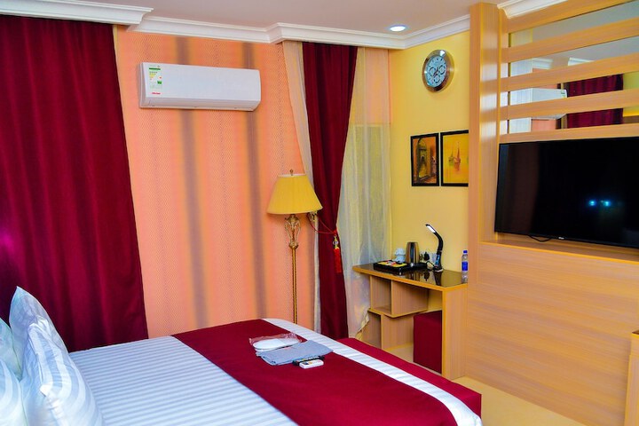 Room 7 of 37