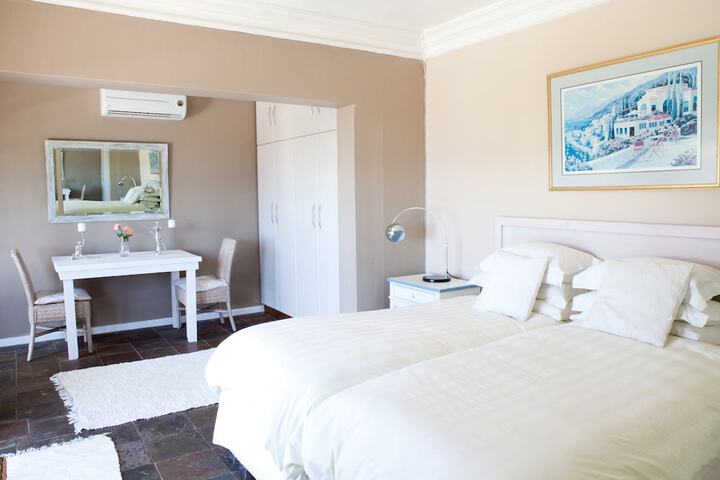 Room 2 of 26