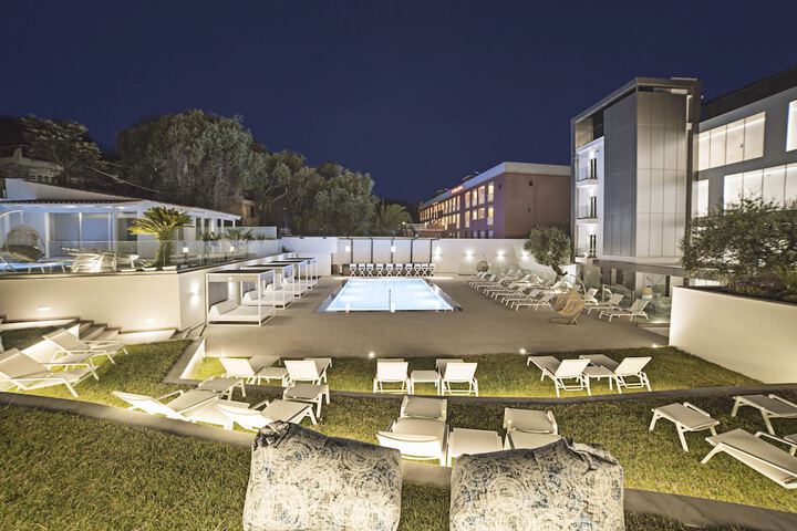 Hotel 102 of 113