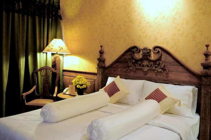 Room 2 of 19