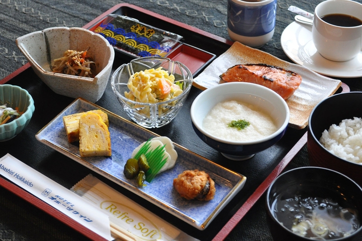 Dining 9 of 11