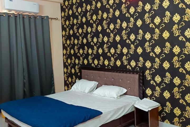 Room 9 of 23