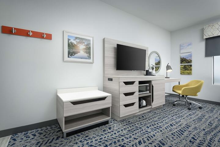 2 Queen Hearing Accessible (5 of 8)