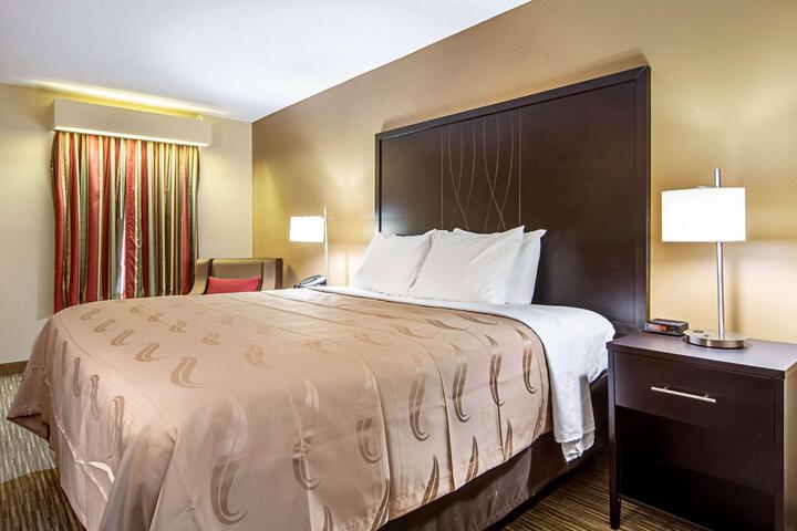 1 King Bed (1 of 10)
