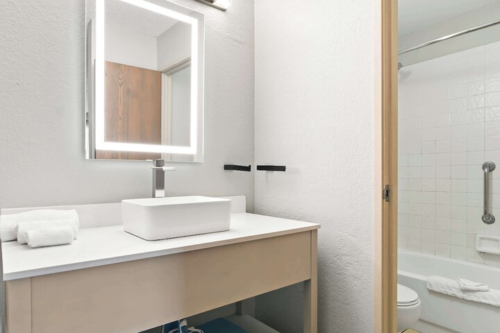 Room 15 of 35