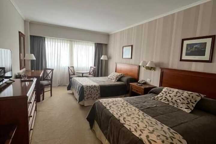 Room 9 of 14