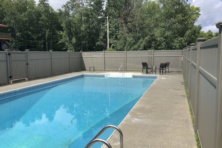 Pool 13 of 26