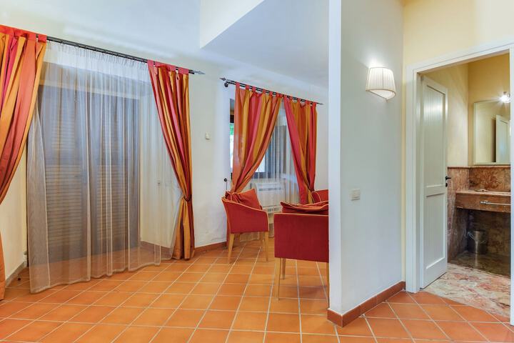 Room 52 of 135