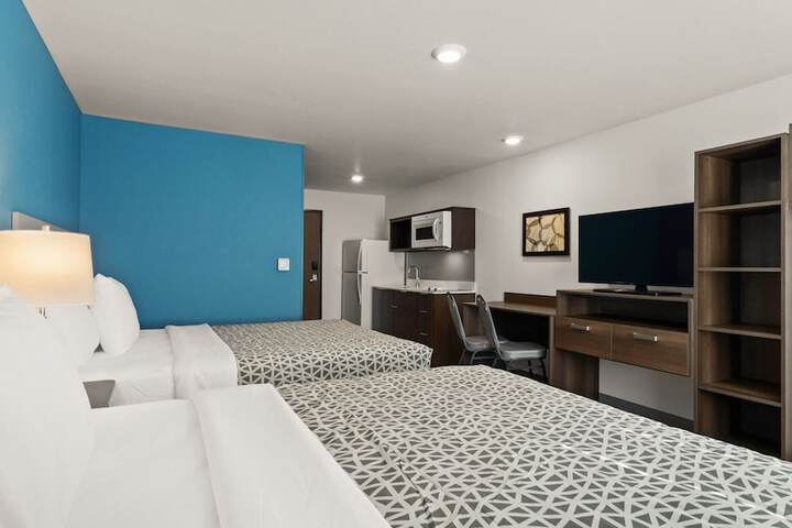 Room 17 of 28