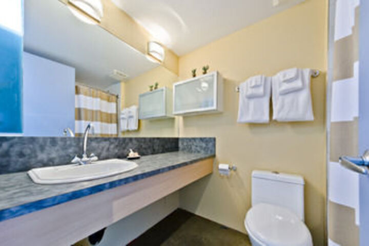Room 4 of 20