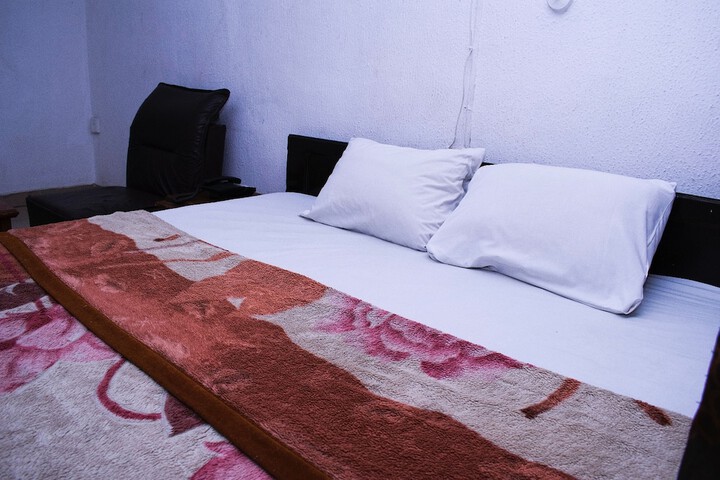 Room 10 of 26