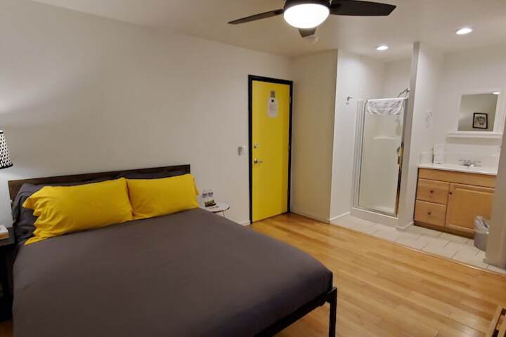 Room 16 of 52