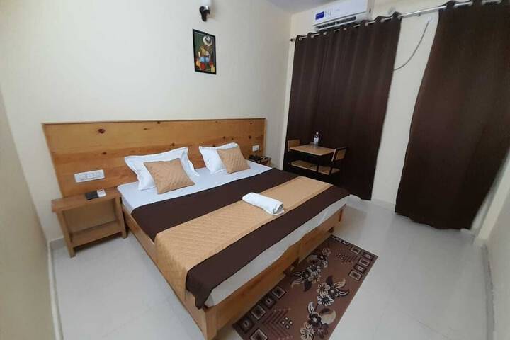Room 20 of 33