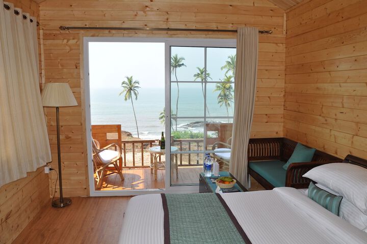 Room 4 of 18