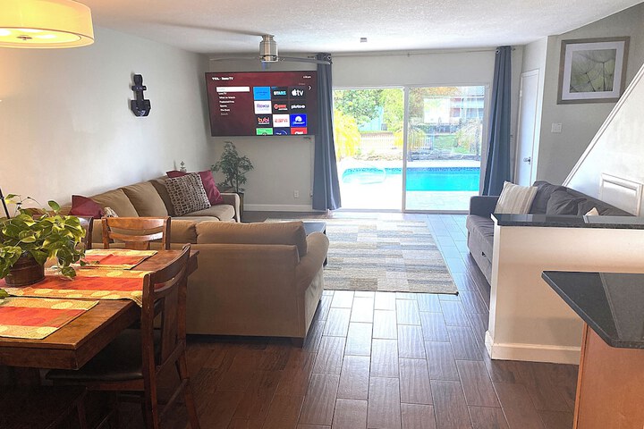 Room 6 of 15
